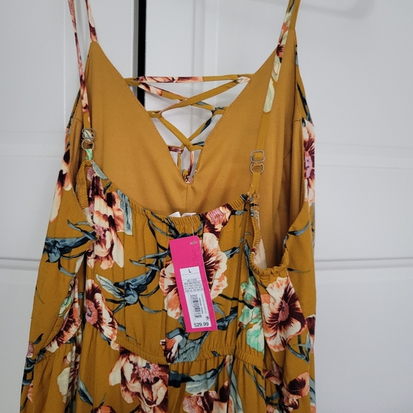 MAXI DRESS. High low . New with tags. - Picture 4 of 6